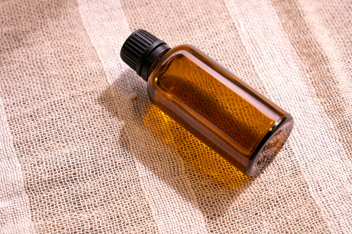Insektenöl in Flasche